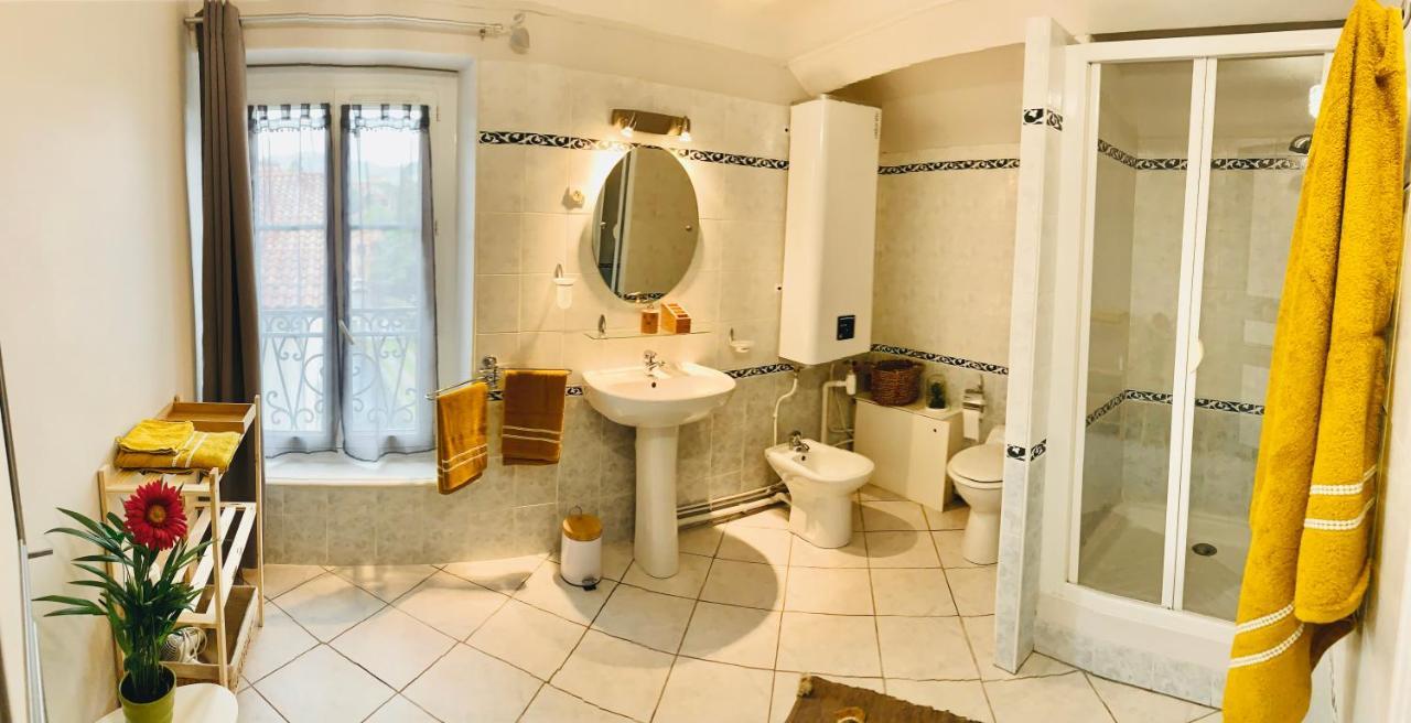 Hotel Domaine Des Ondes Millau Esterno foto