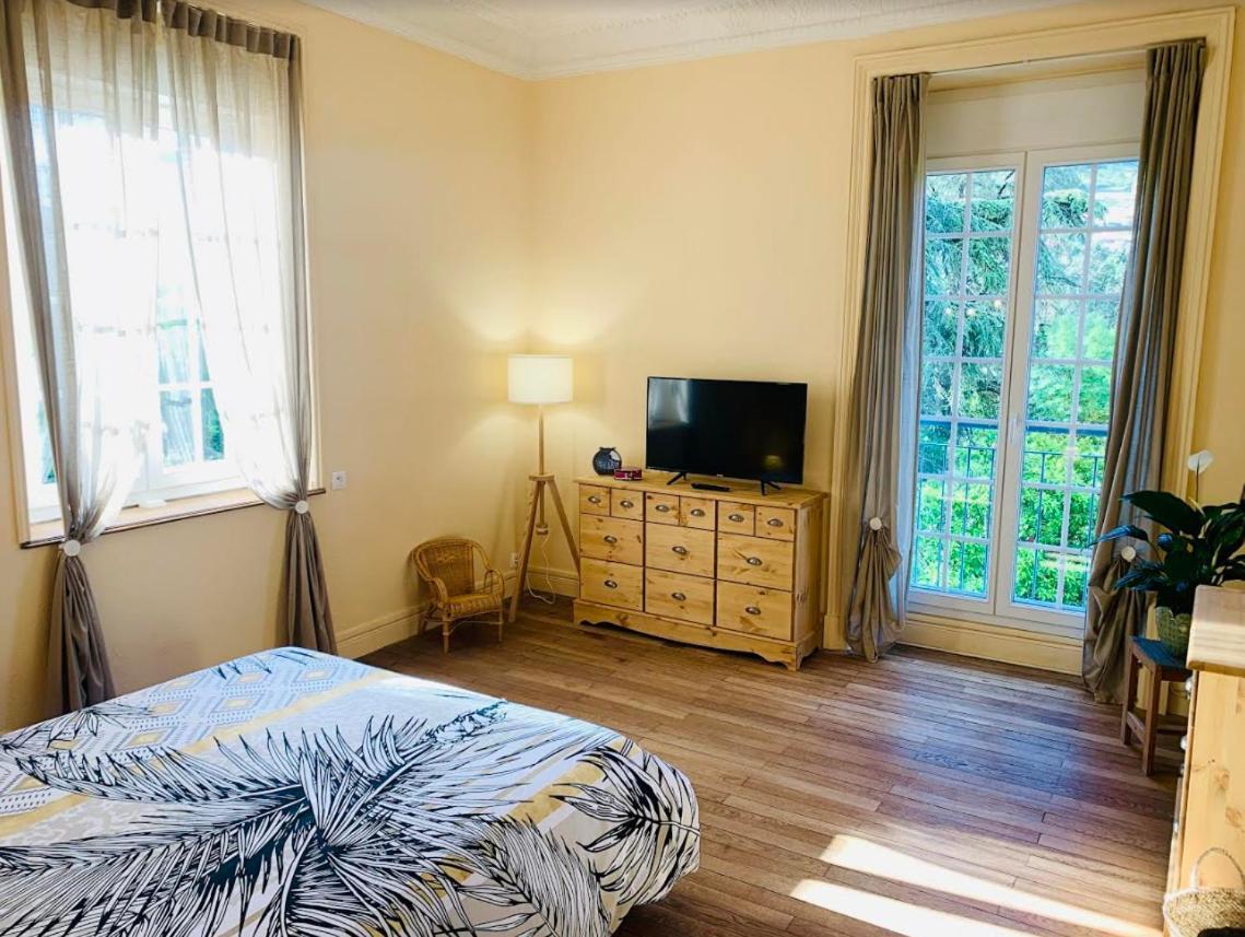 Hotel Domaine Des Ondes Millau Esterno foto