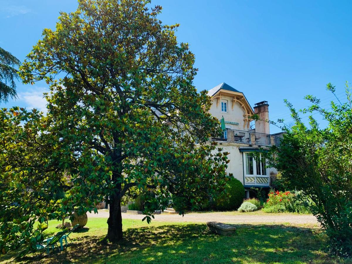 Hotel Domaine Des Ondes Millau Esterno foto